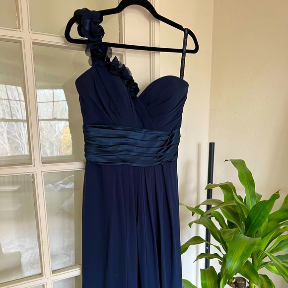 One Shoulder Navy Floor Length Gown Size 8 - Picture 3 of 4